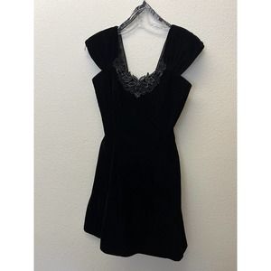 BLONDIE and ME EVENING Dress Velvet look Womens Size 5-6- Black